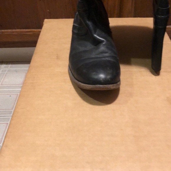A pair of  awesome black Frye boots - Picture 3 of 3